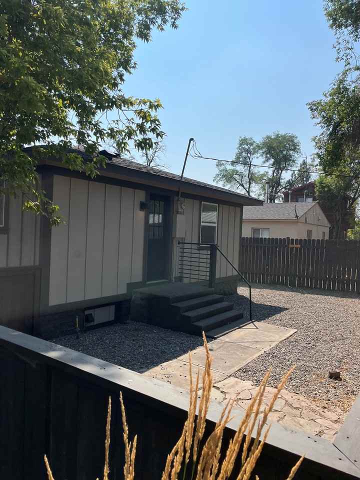 306 W Antler Ave - Photo 3 of 9