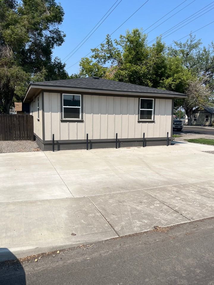 306 W Antler Ave - Photo 4 of 9