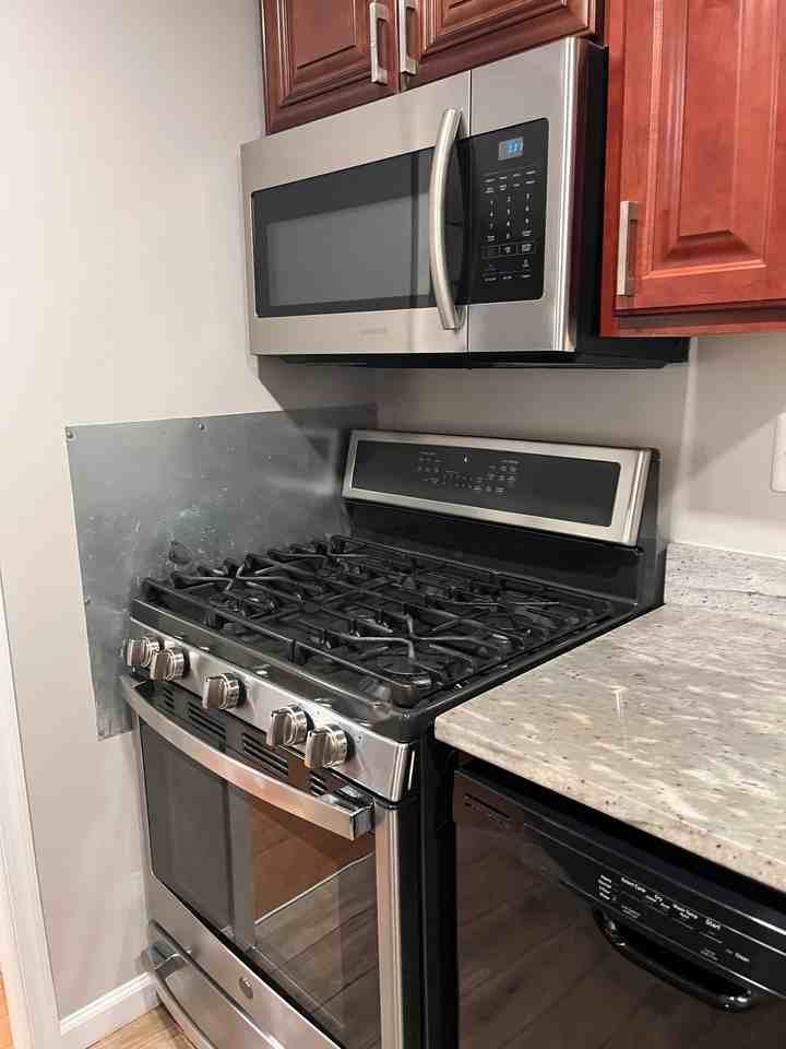 3355 Gallows Rd - Photo 6 of 20