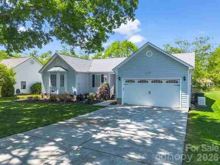 179 Kingfisher Ln - Photo 2 of 20
