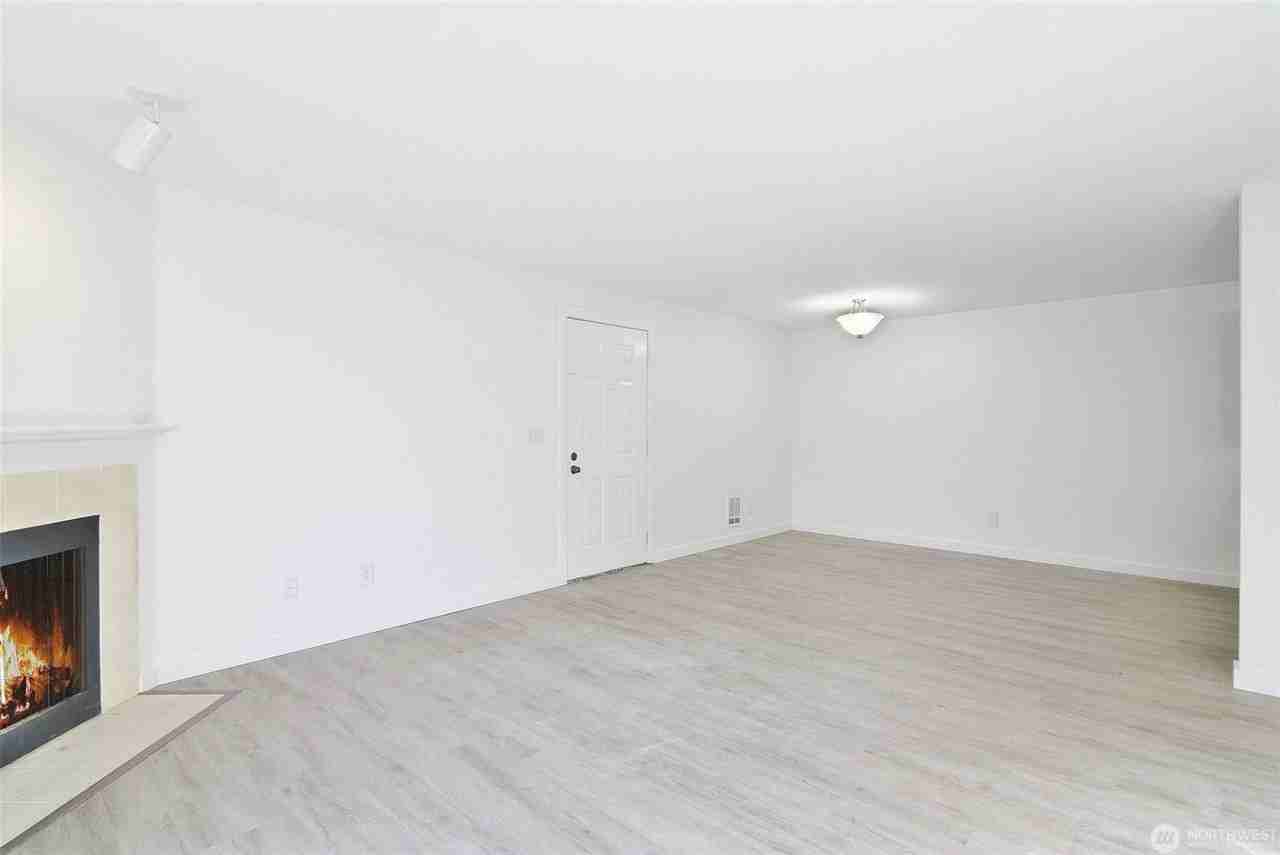 16817 Larch Way #C202 - Photo 4 of 20