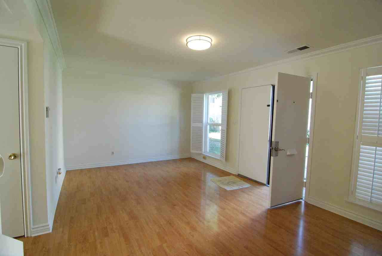 11027 Slater Ave - Photo 2 of 7