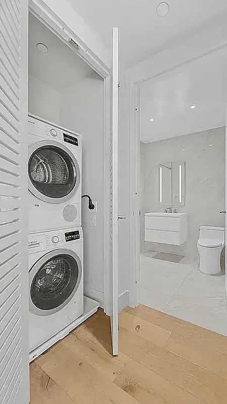 251 E 2nd St #5D - Photo 3 of 5