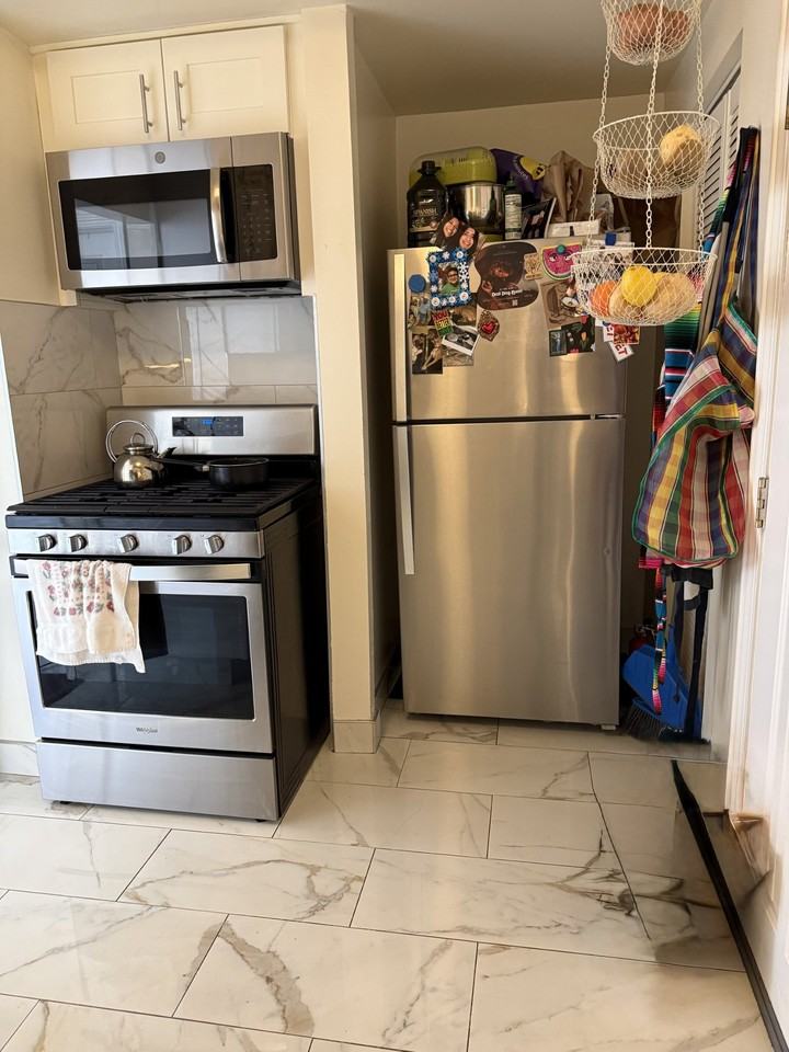 3400 W Carmen Ave #G - Photo 6 of 14