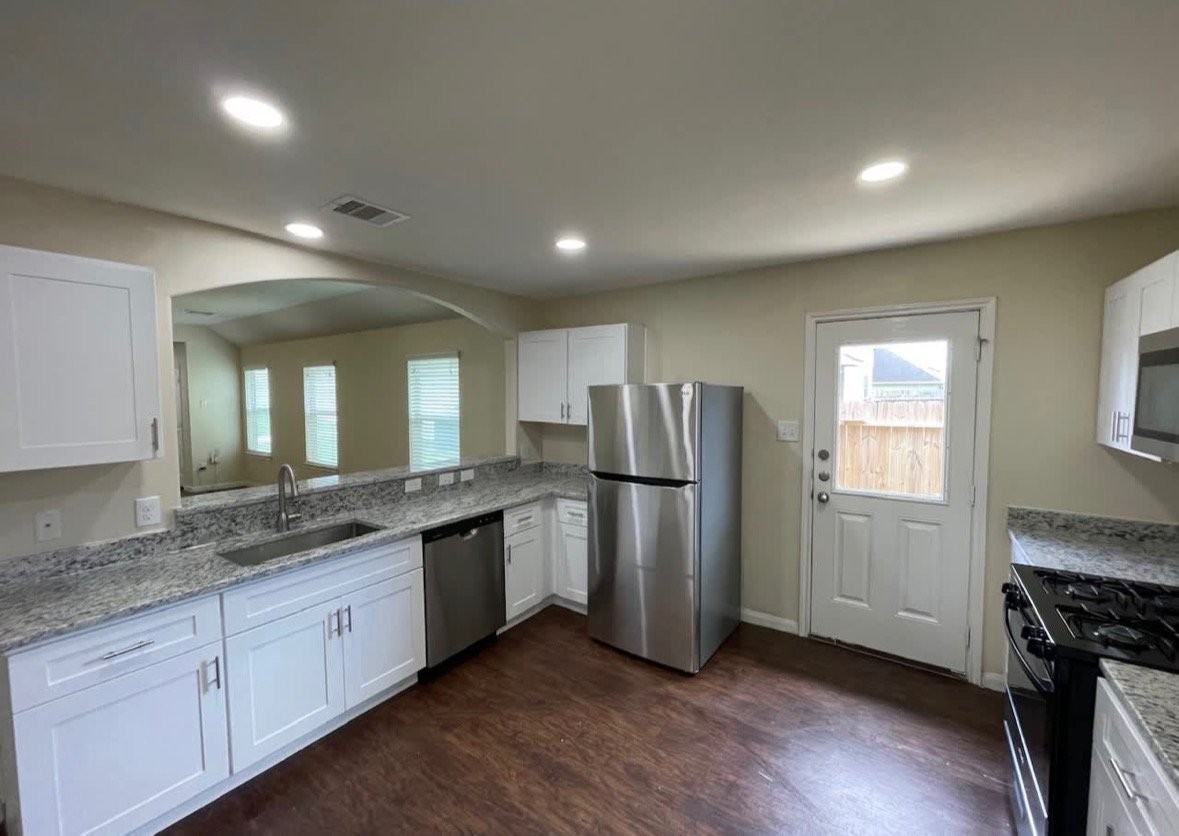 816 N Piedras St - Photo 3 of 7