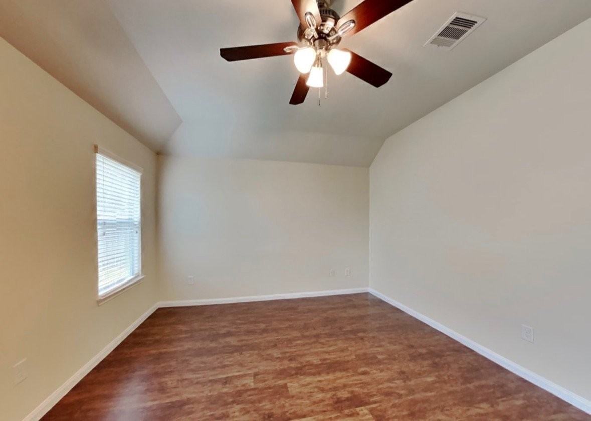 816 N Piedras St - Photo 4 of 7