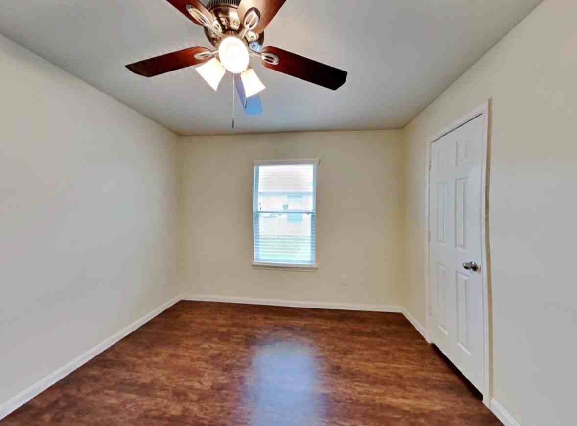 816 N Piedras St - Photo 6 of 7