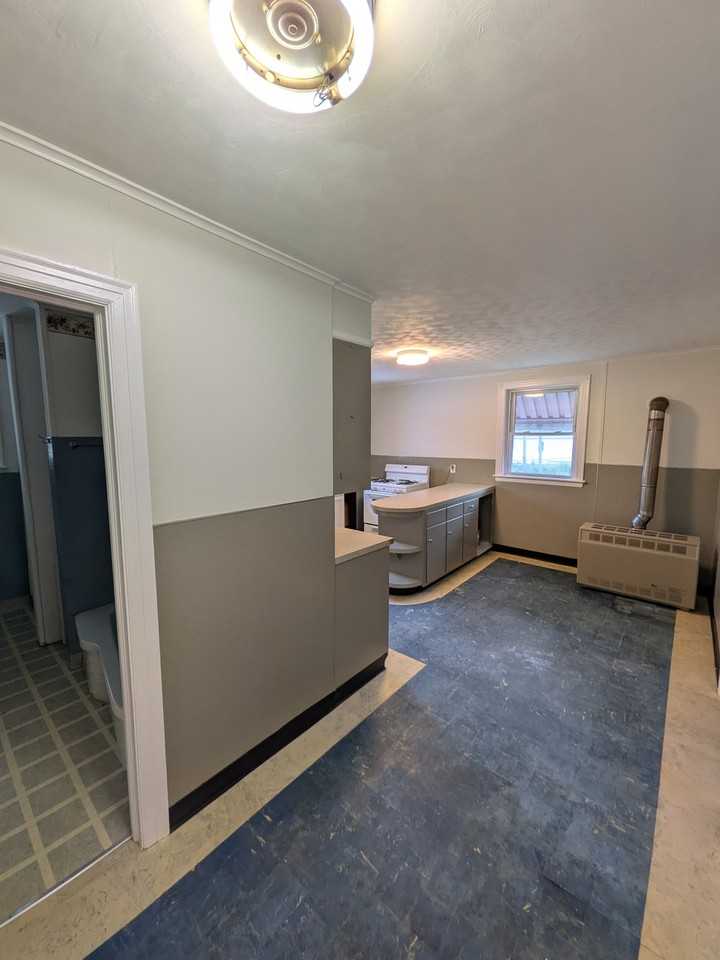 102 Main St #2ndS - Photo 4 of 8