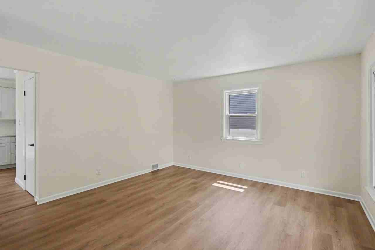 4510 Rosewold Ave - Photo 3 of 15