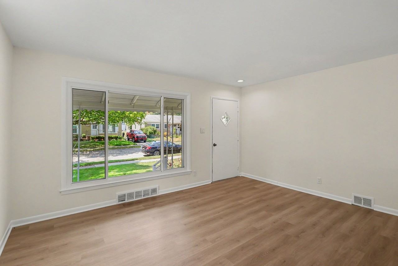 4510 Rosewold Ave - Photo 4 of 15