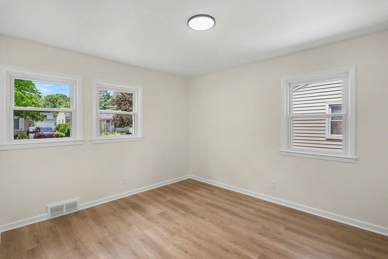4510 Rosewold Ave - Photo 7 of 15