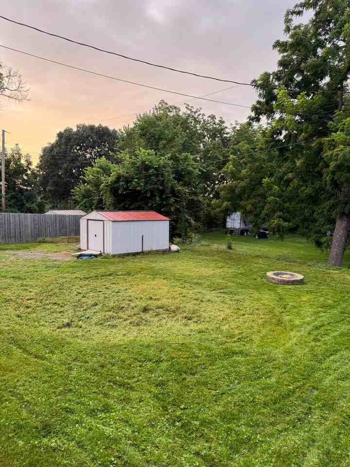 134 W University St - Photo 4 of 17