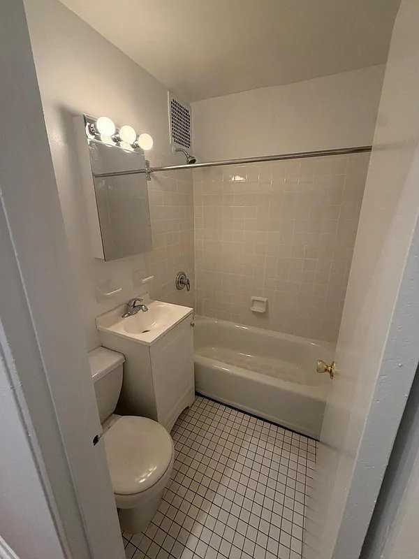 119 E 83rd St #5D - Photo 3 of 4