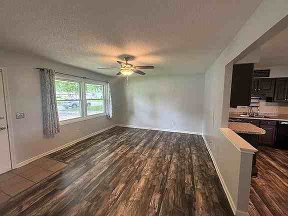 636 Greenfield Dr - Photo 2 of 9