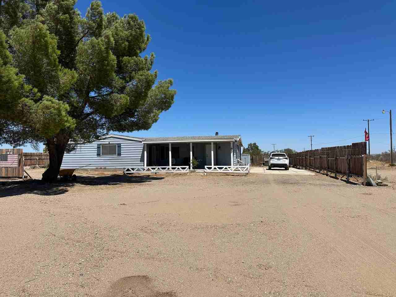 10690 Goodwin Dr - Photo 2 of 15