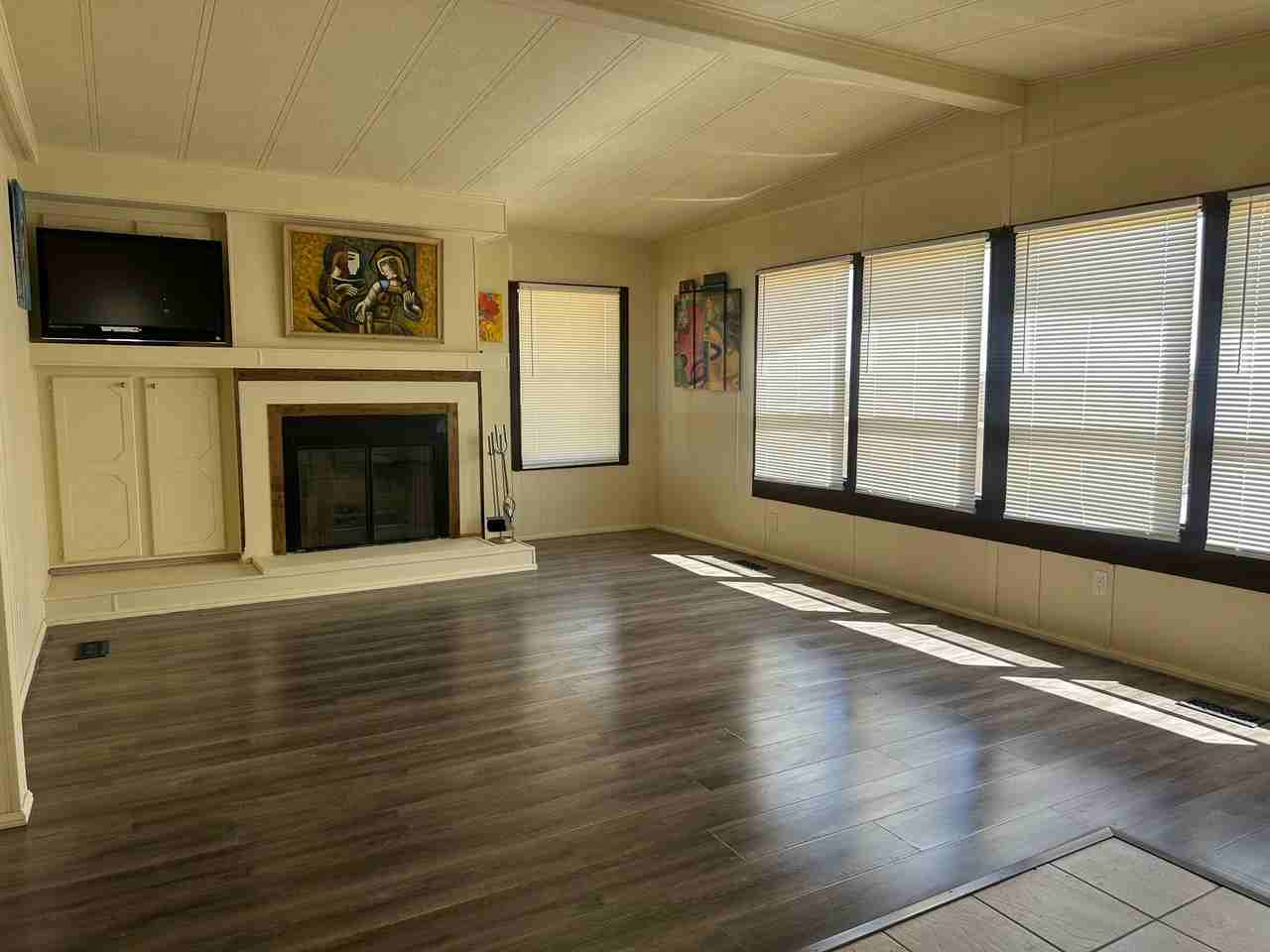 10690 Goodwin Dr - Photo 4 of 15