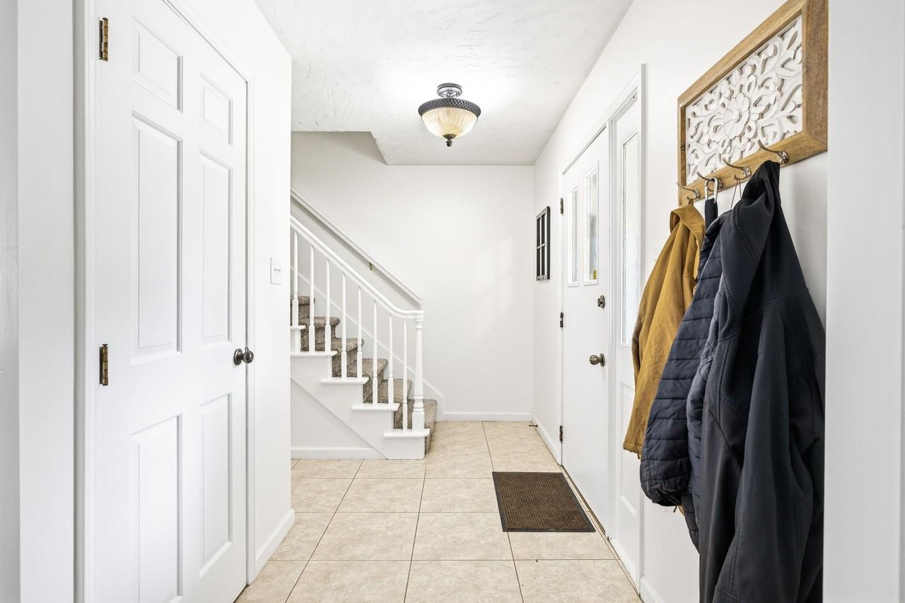 1720 Ridge Hill Ln #1 - Photo 3 of 20