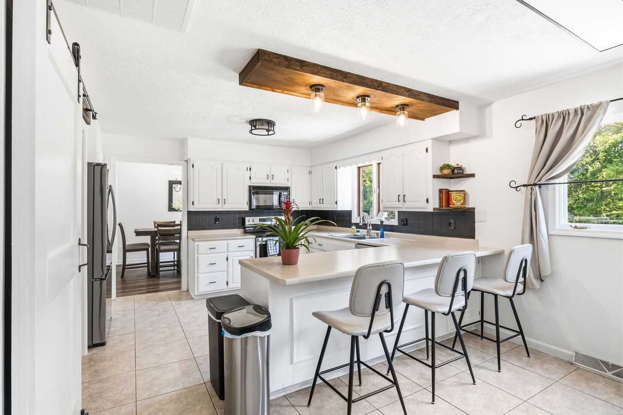 1720 Ridge Hill Ln #1 - Photo 6 of 20