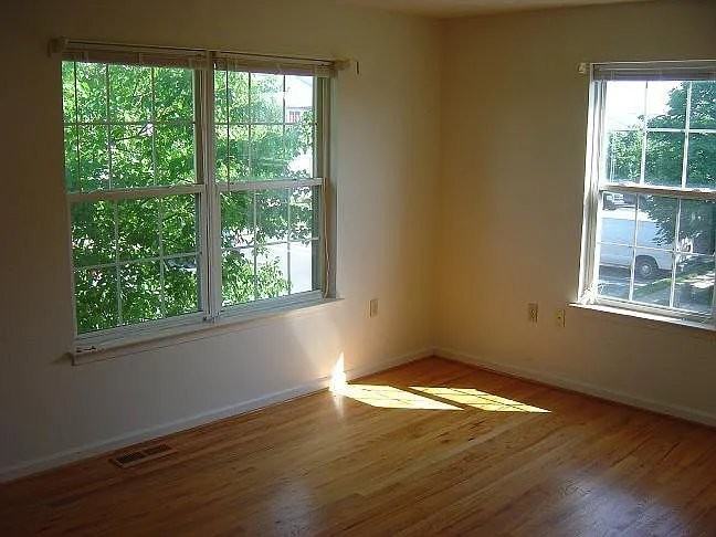 301 Barrington Ln - Photo 2 of 7