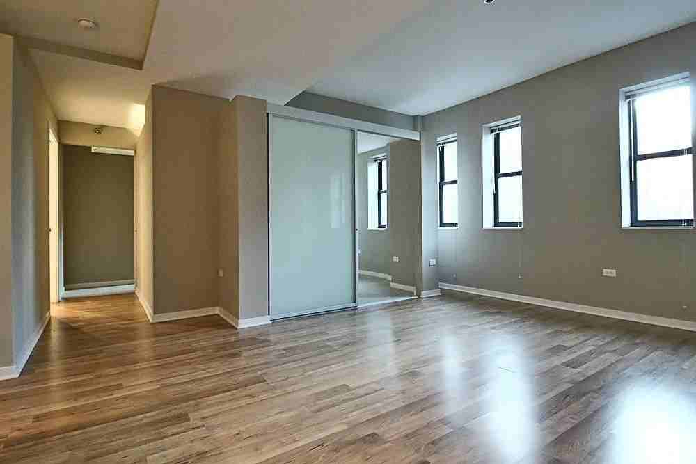 186 W Randolph St #1905 - Photo 2 of 20