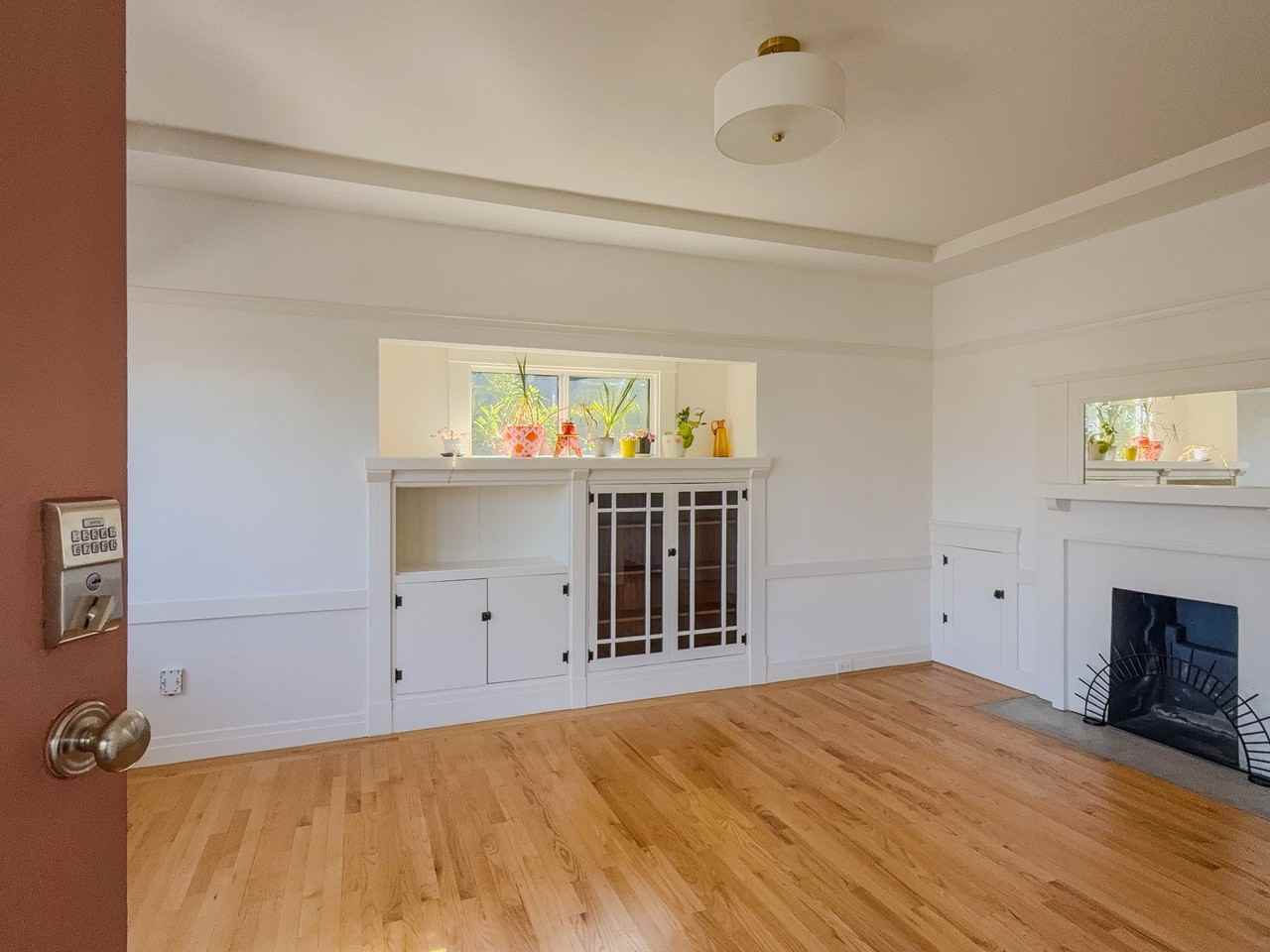 2011 Rosedale Ave - Photo 4 of 16