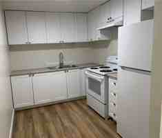 featured image of 585 King St