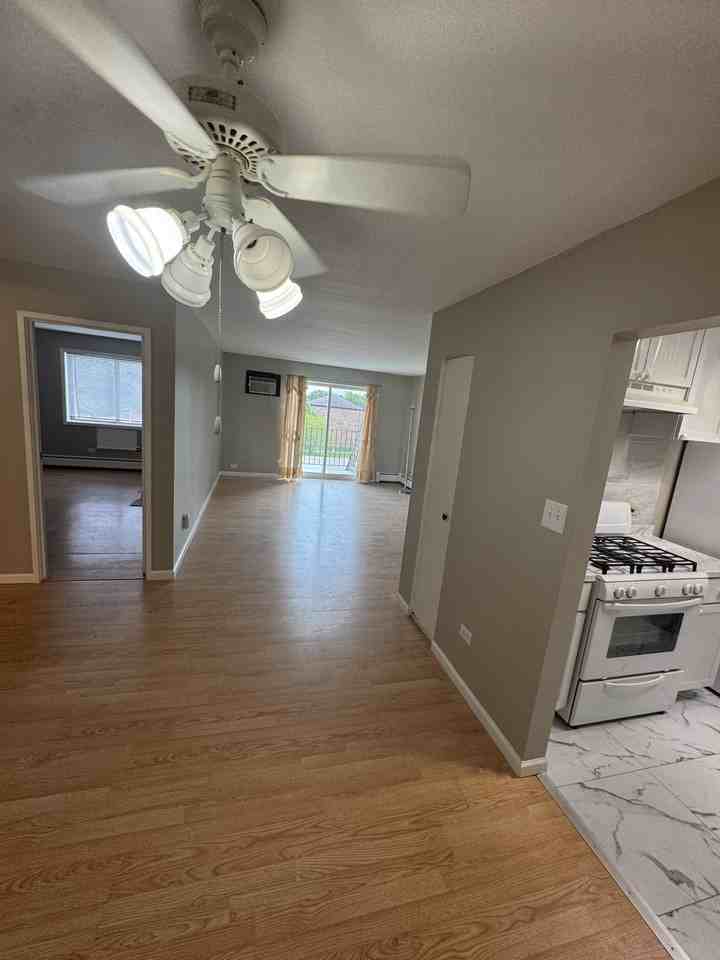 252 Shorewood Dr #2D - Photo 6 of 14