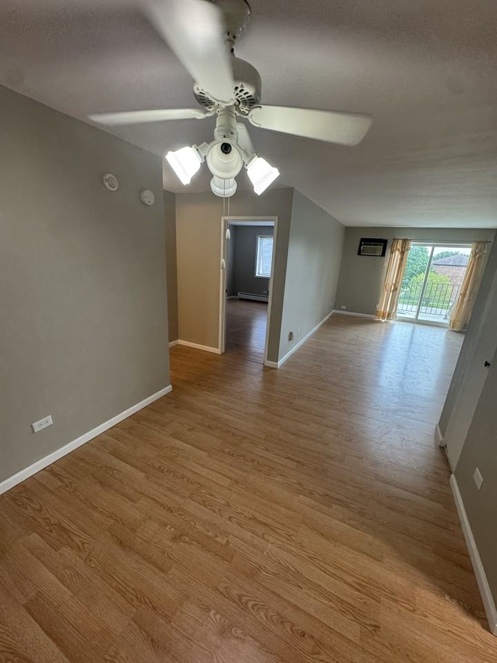 252 Shorewood Dr #2D - Photo 7 of 14