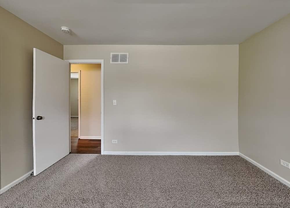 5S511 Bonnie Ct #NA - Photo 5 of 10