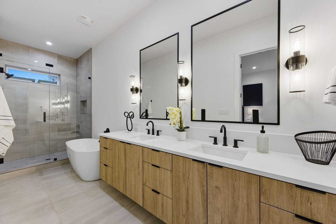 815 Bayonne St #NA - Photo 7 of 8