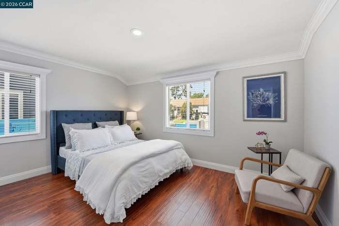 916 Bataan Avenue - Photo 7 of 13