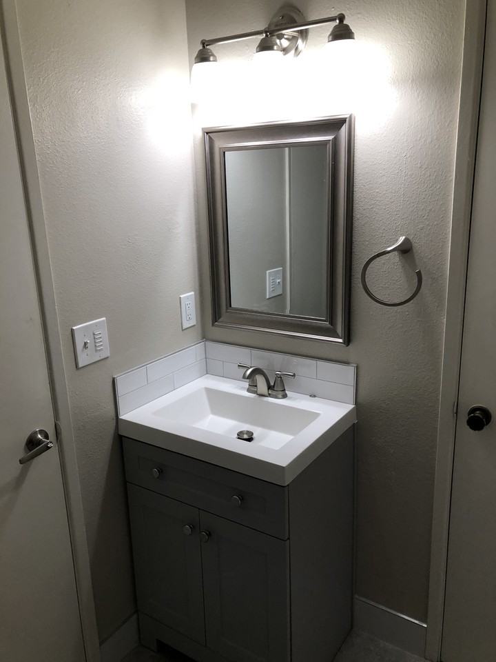1624 Nw 193rd St #TH - Photo 2 of 14