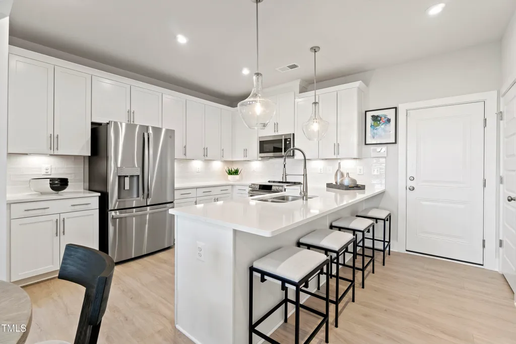 111 N Franklin St #100 - Photo 2 of 27
