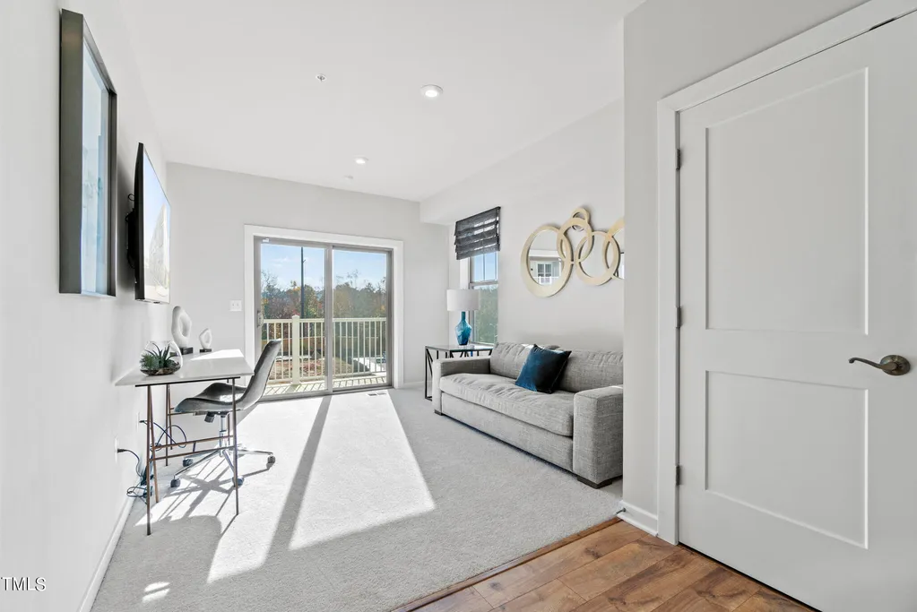 111 N Franklin St #100 - Photo 6 of 27