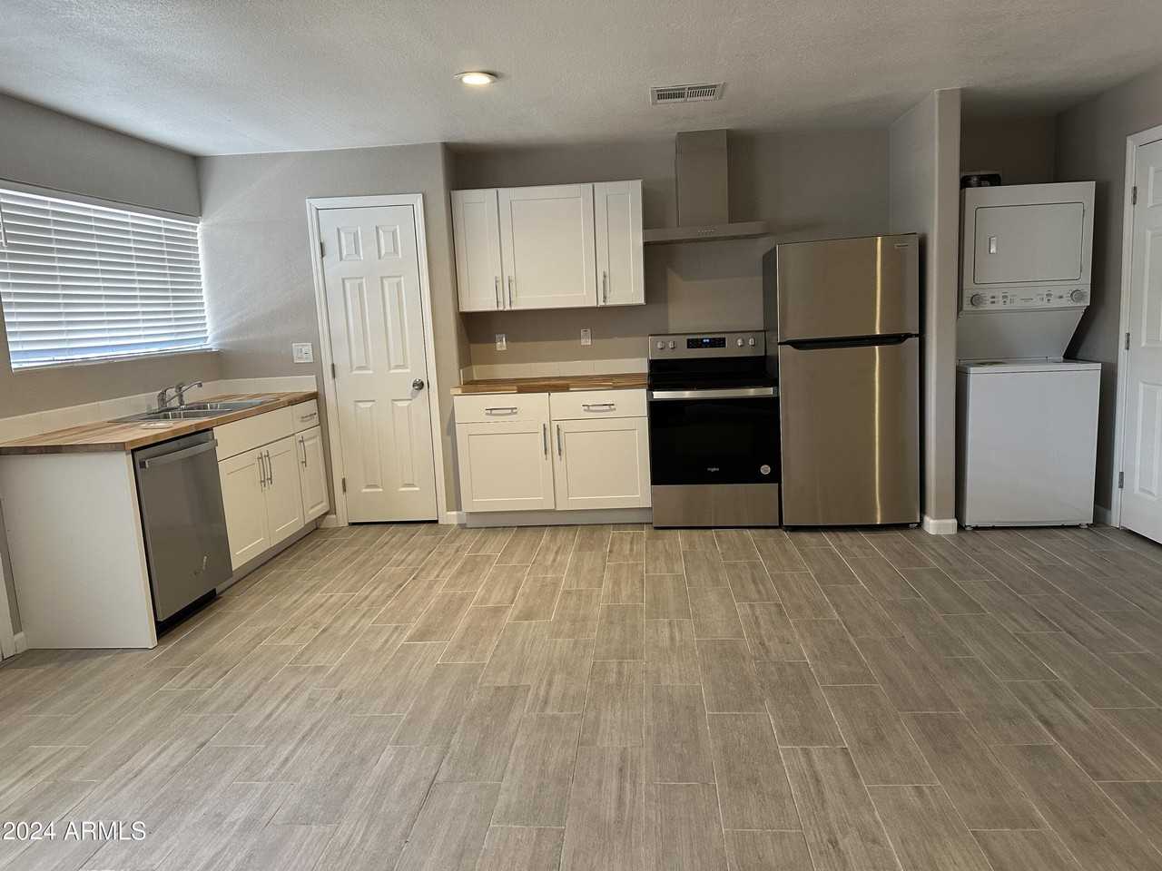 35211 N 49TH - Guest house Street - Photo 4 of 21