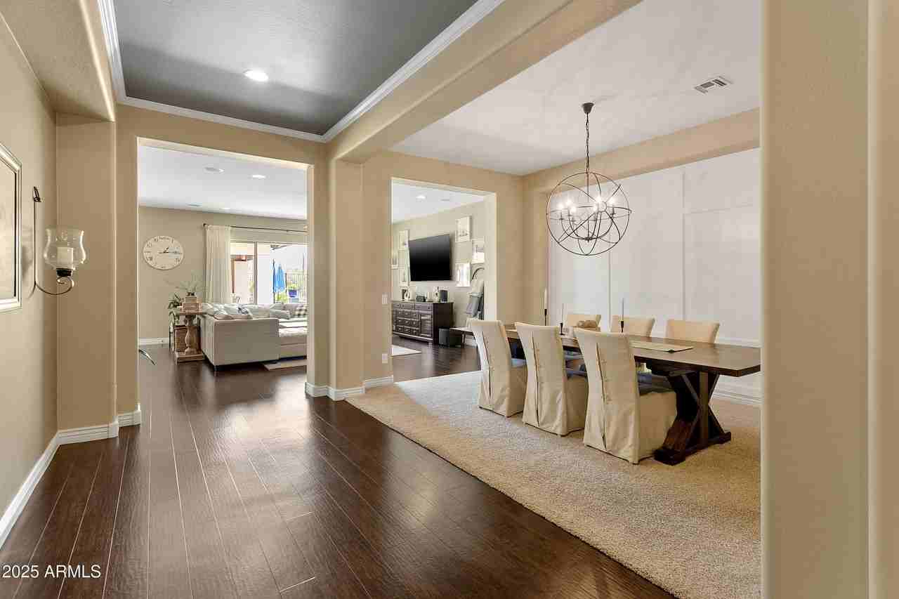 5803 E Parnell Dr - Photo 5 of 36