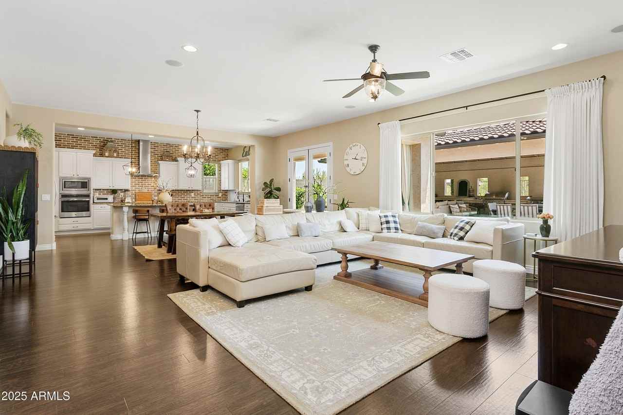 5803 E Parnell Dr - Photo 7 of 36