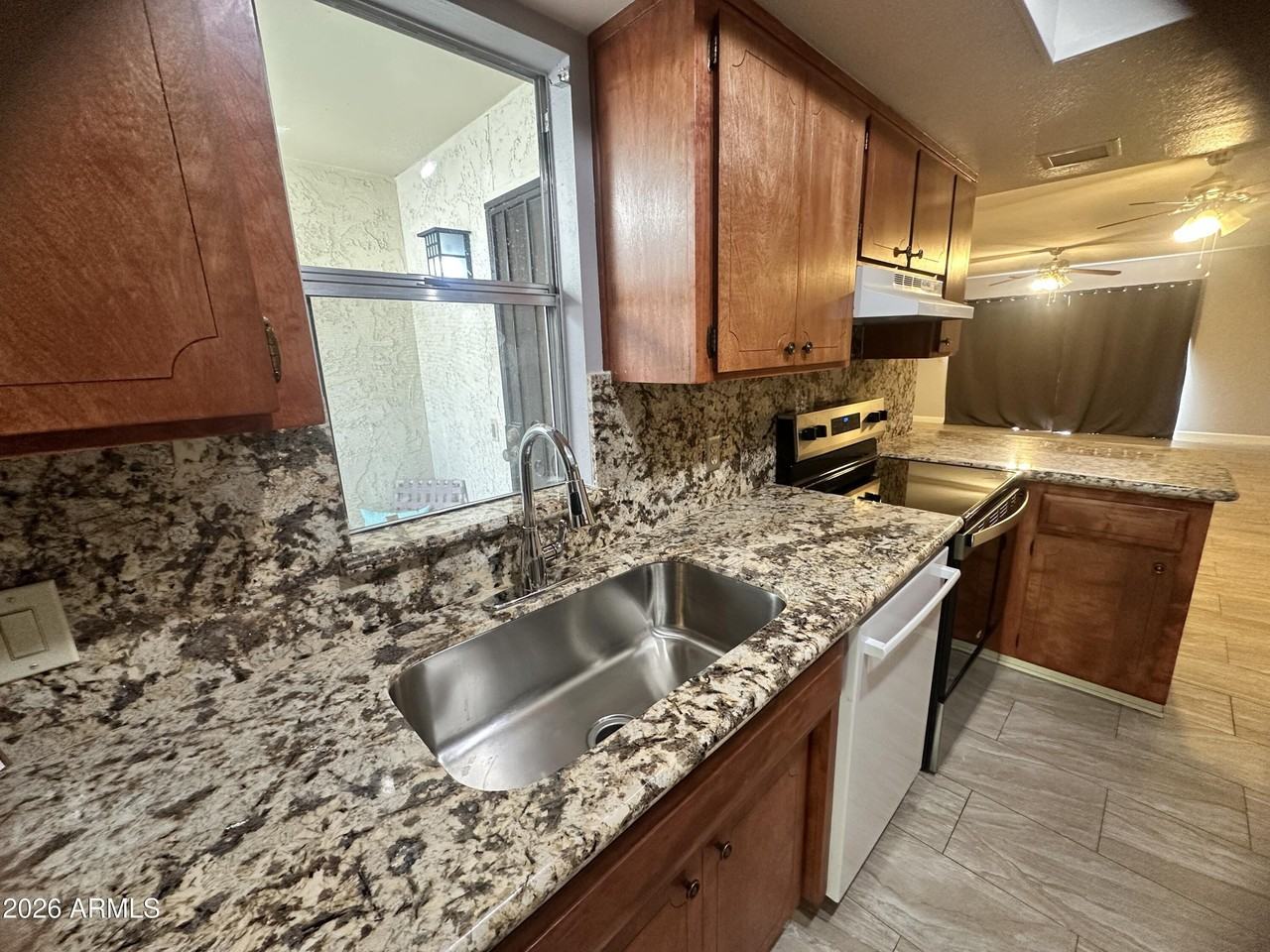 5208 S Hazelton Ln - Photo 3 of 15