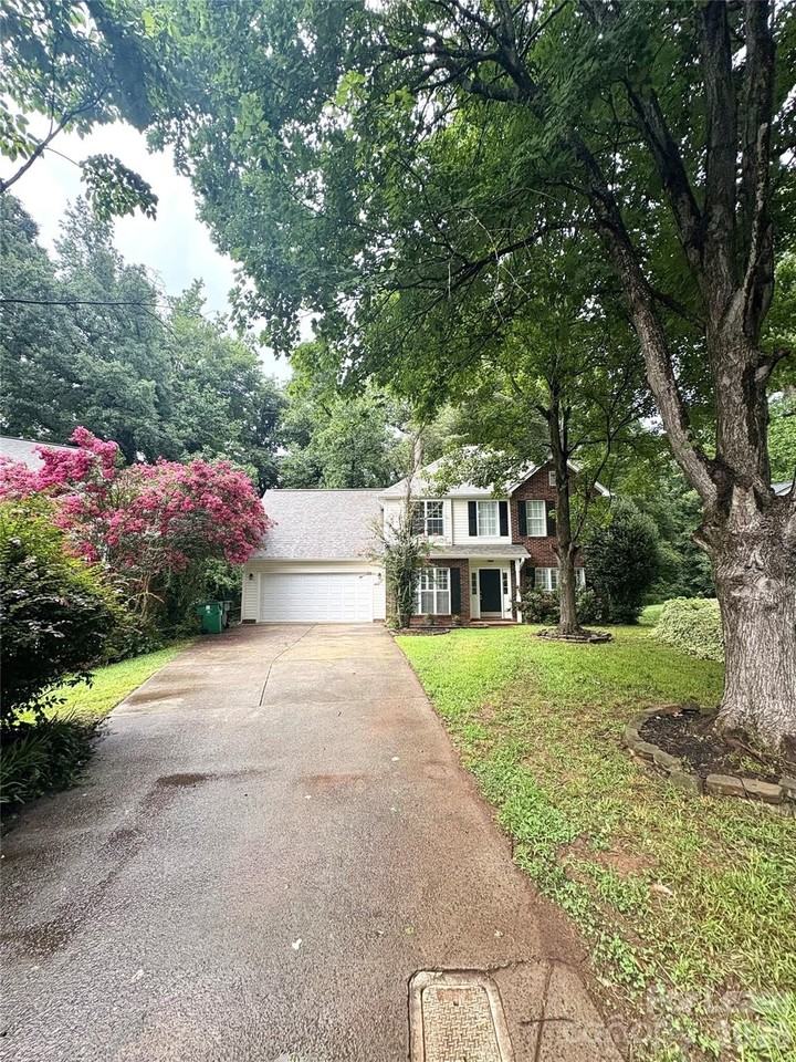 5517 Brook Falls Ct - Photo 2 of 41