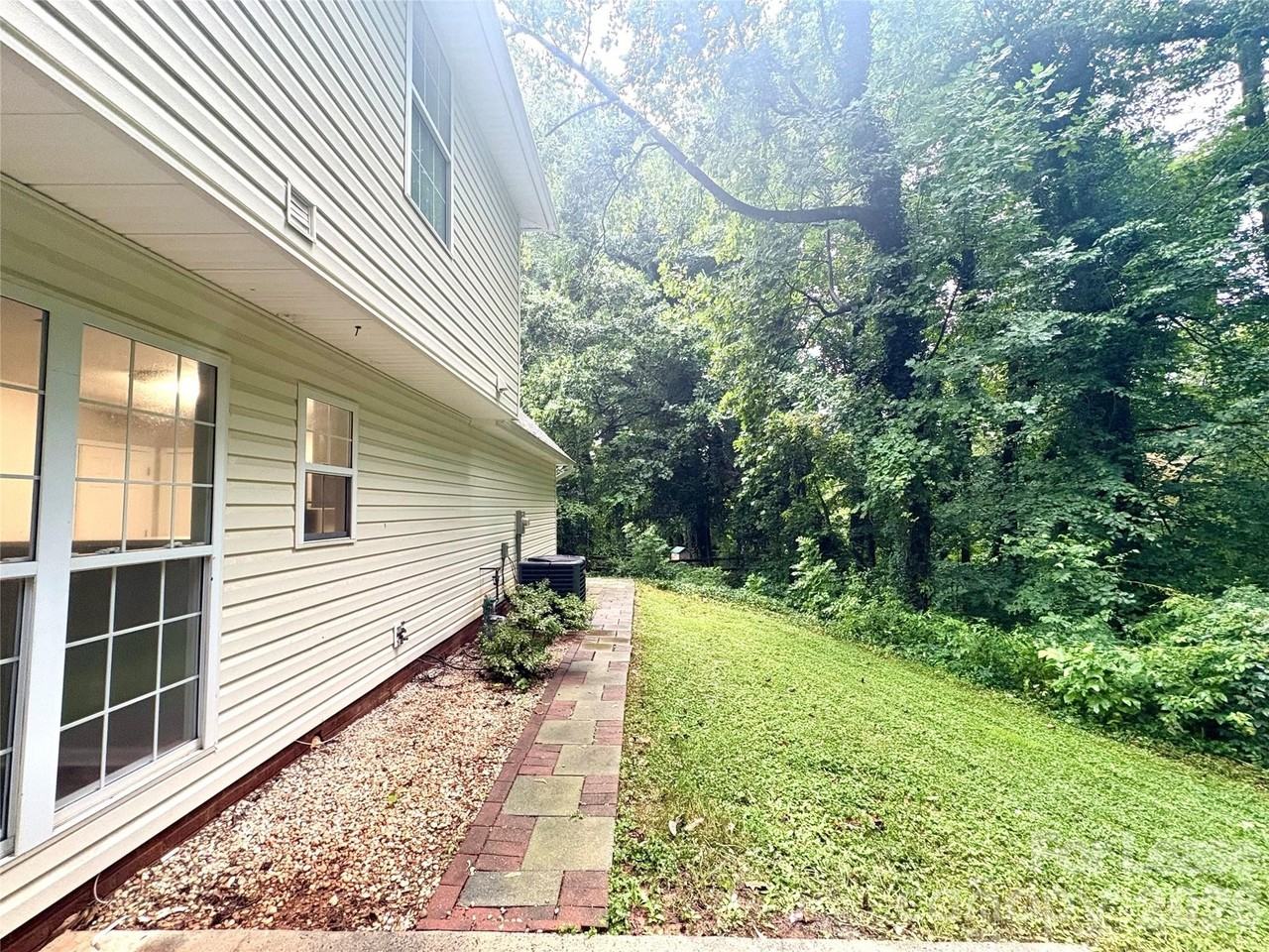 5517 Brook Falls Ct - Photo 3 of 41