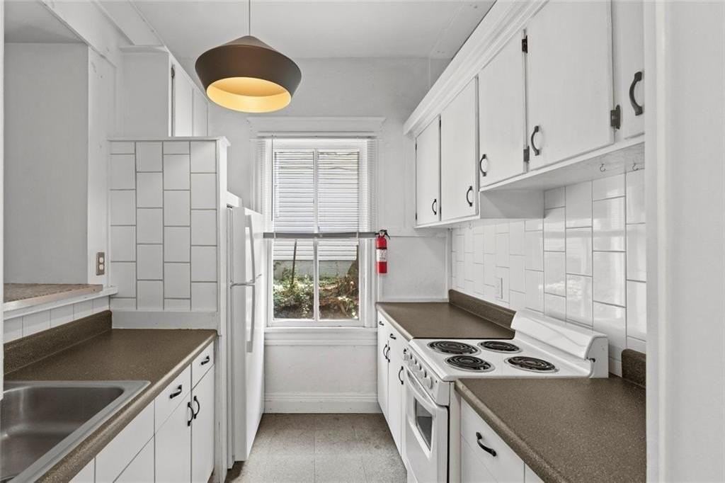 1081 Mcmillan St Nw - Photo 2 of 19