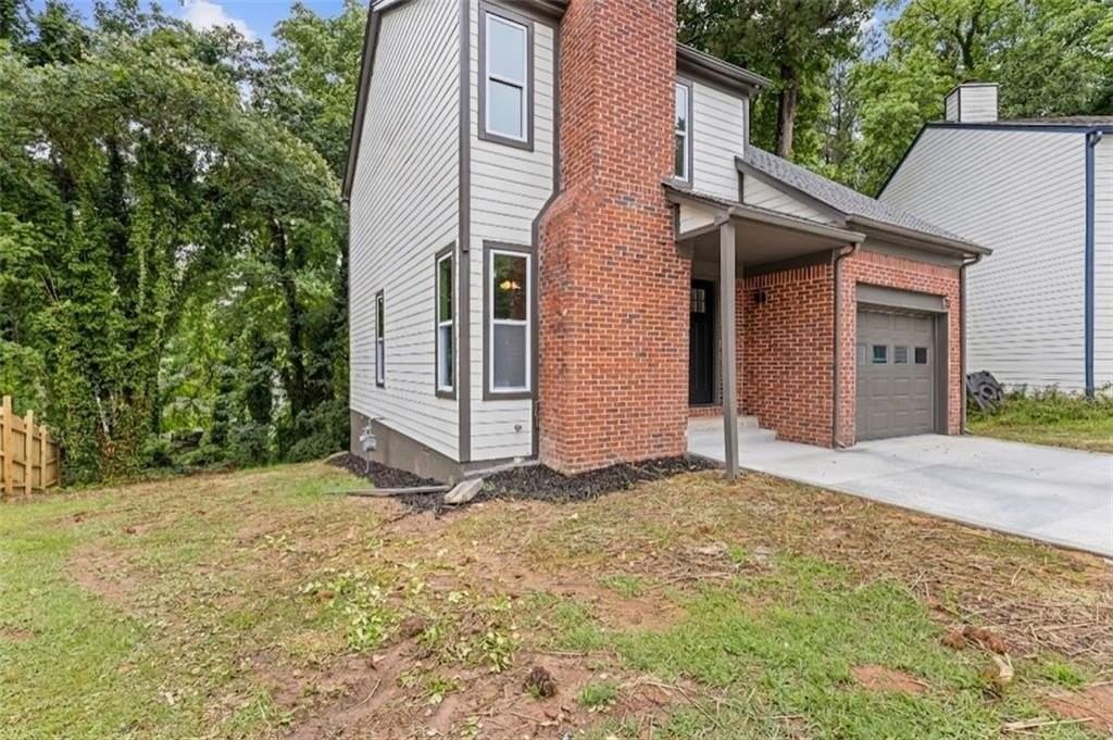 1111 Pin Oak Dr - Photo 3 of 26