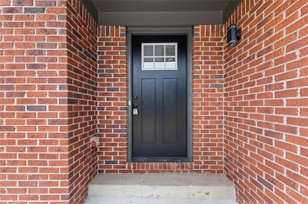 1111 Pin Oak Dr - Photo 4 of 26