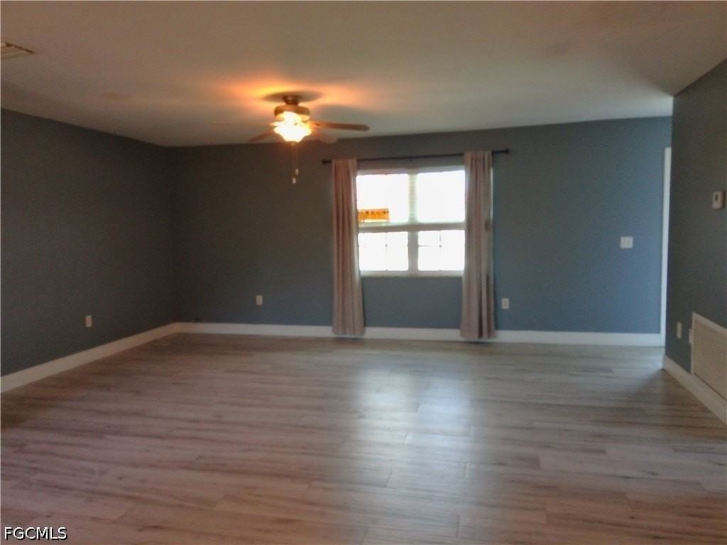 893 Iris Dr - Photo 2 of 29