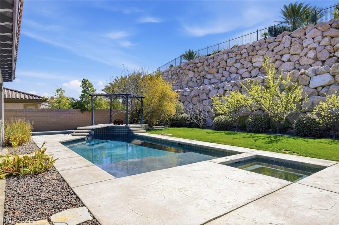 11 Grand Masters Dr - Photo 4 of 50