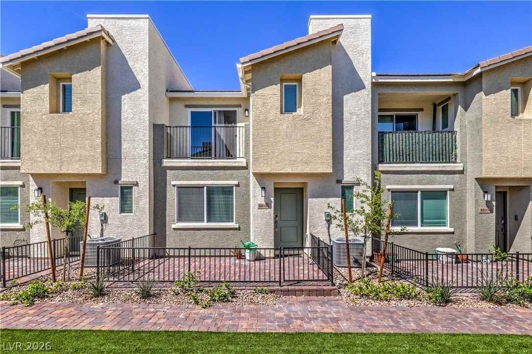 6816 Citron Mist Ct - Photo 2 of 44