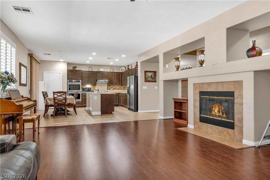 3069 Regal Cove St - Photo 7 of 35