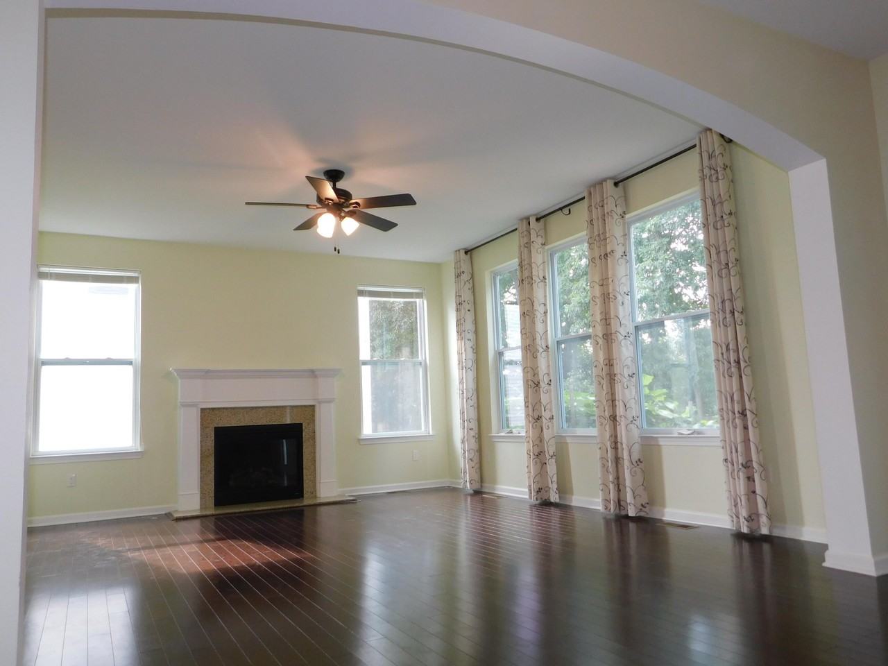 4251 Lilac Ln - Photo 6 of 31