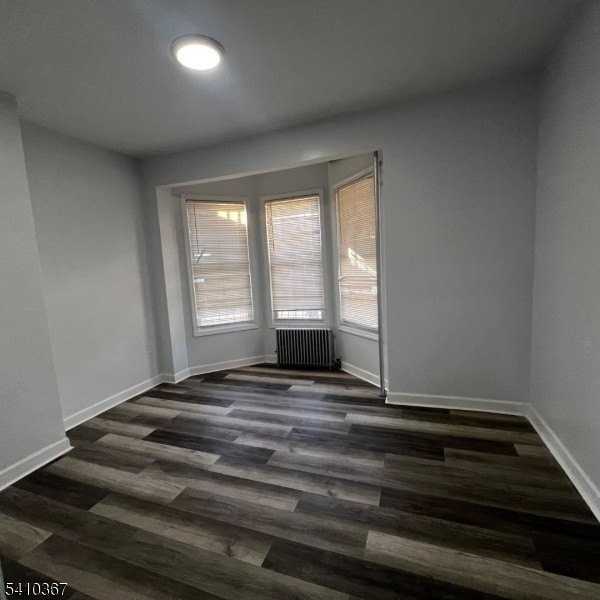 345 Summer Ave - Photo 5 of 9