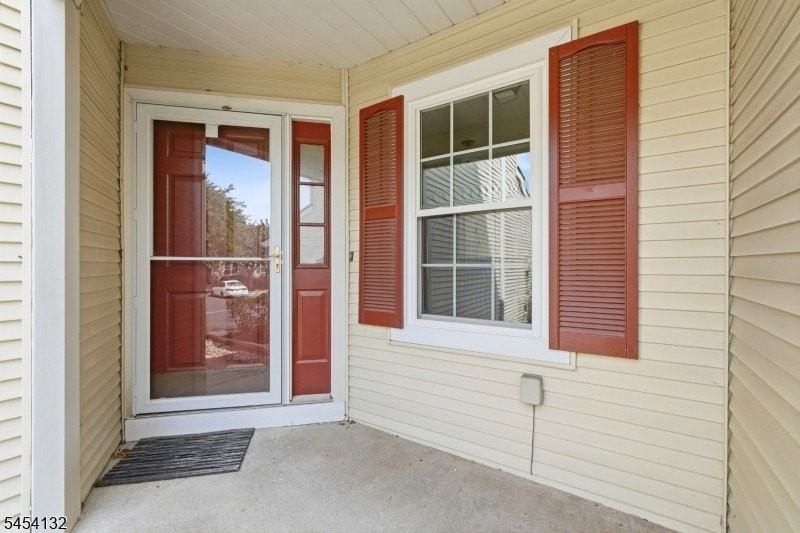 703 Porter Way W - Photo 5 of 43